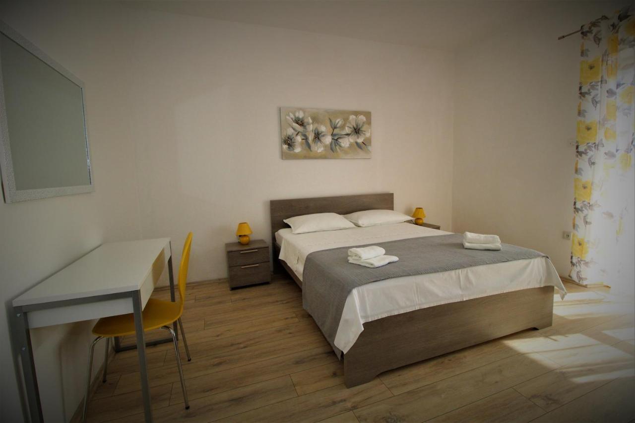 Apartments And Rooms With Parking Space Pag - 13060 Pag Town Luaran gambar